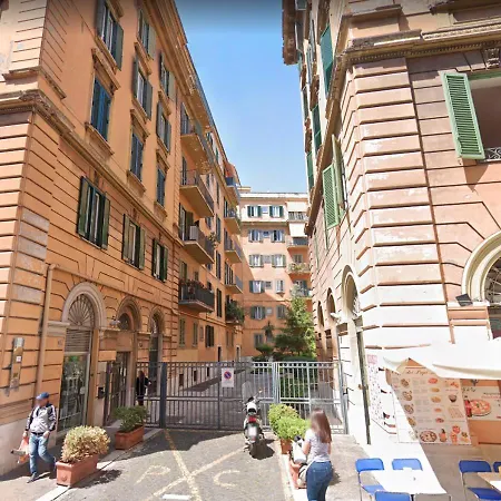 Beautiful In St Peter Apartment *